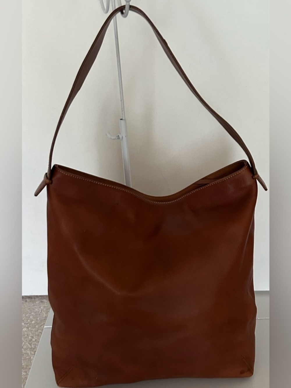 Ann Taylor Cognac Brown Leather Hobo Shoulder Bag Soft Slouch Everyday Purse - Picture 3 of 13